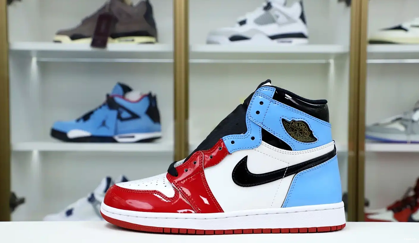 1 AIR OG JORDAN 'FEARLESS' RETRO HIGH 0520